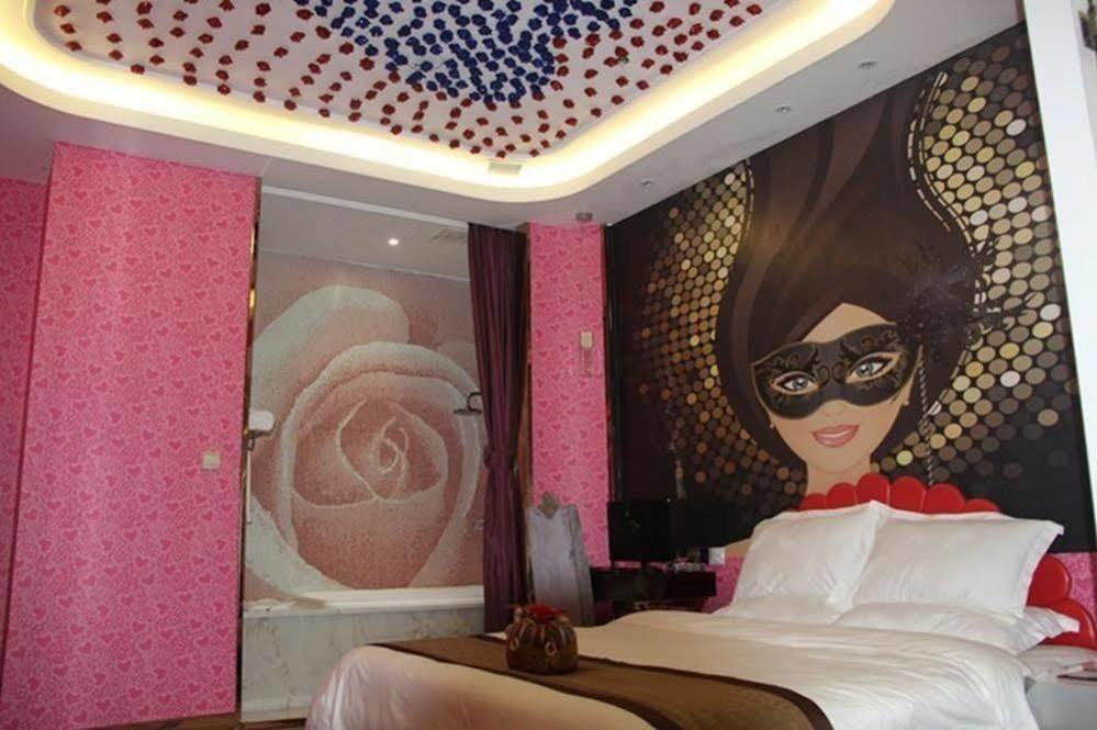 Art Hotel Vienna- Luoyang Лоян Экстерьер фото